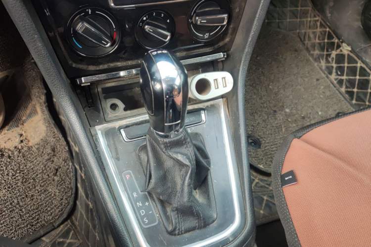 Used Volkswagen C-TREK 2017 230TSI DSG Comfort Version
