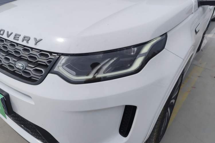 Used Land Rover Discovery Sport 2022 Revised Version 249 PS R-Dynamic S Performance Edition 5 Seats Left Front Headlight
