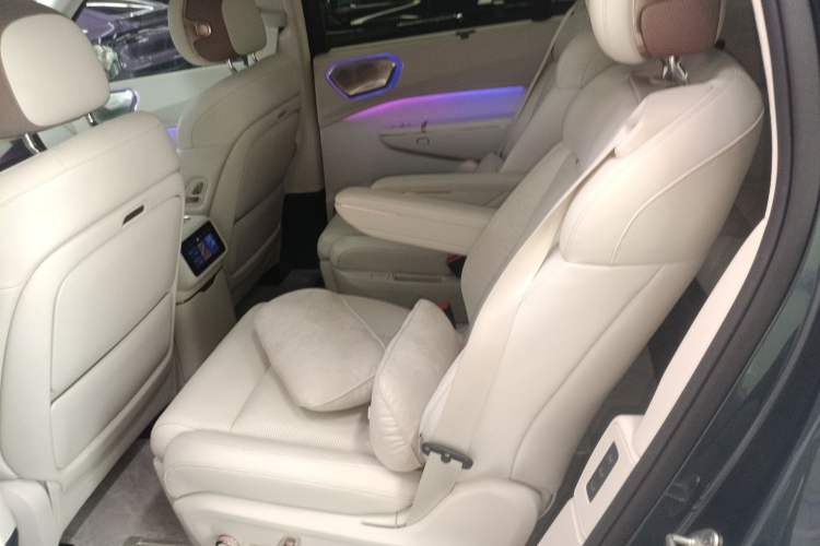 Used Lynk & Co 900 2025 2.0T Ultra
