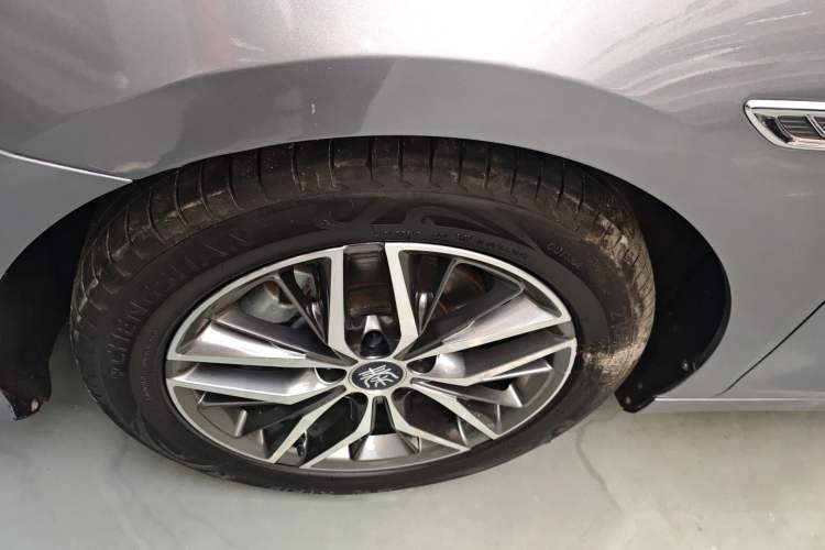 Used BYD Qin PLUS 2021 DM-i 55KM Flagship Model Left Front Wheel Hub