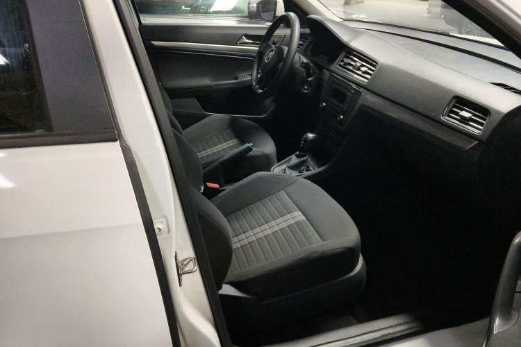 Used Volkswagen Lavida 2019 Lavida Start 1.5L Automatic Trendy Version China VI Standard Right Front Seat