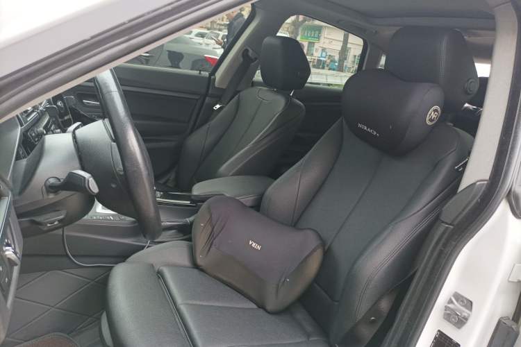 Used BMW 3 Series GT 2018 320i Sport Edition Left Front Seat