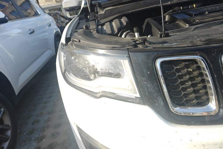 Used Jeep Compass 2017 200T Automatic Family Edition
