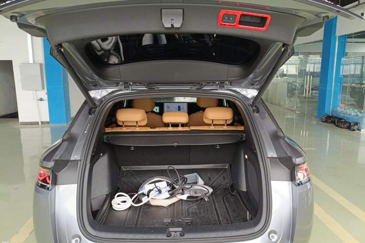 Used BYD Song L DM-i 2024 160 km Excellence Version Trunk
