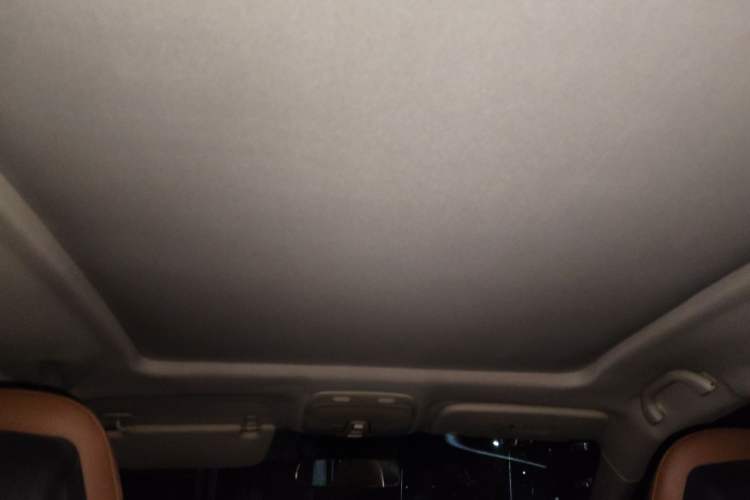 Used Soueast DX7 2015 1.5T Automatic Luxury Model Headliner