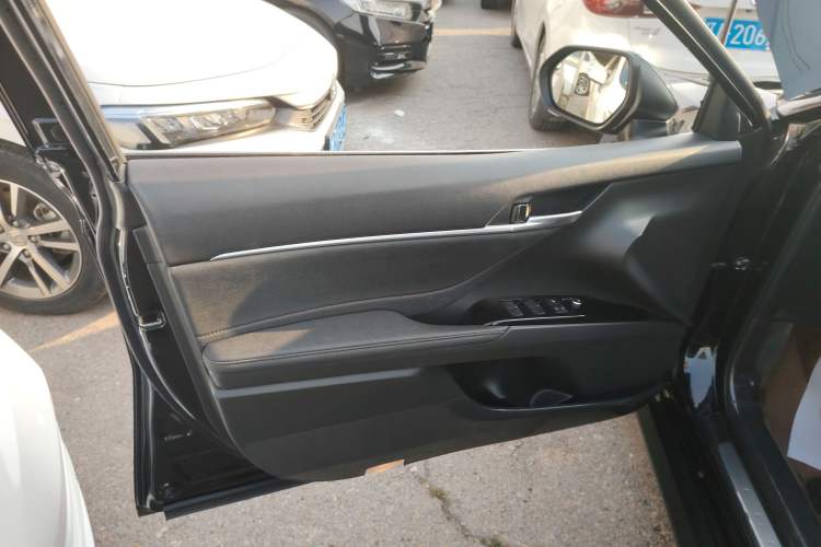 Used Toyota Camry 2021 2.0G Luxury Edition