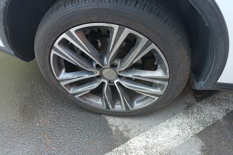 Used BYD Tang 2018 2.0T Automatic Smart Connect Prestige 7-Seater China V Standard Right Rear Wheel Hub