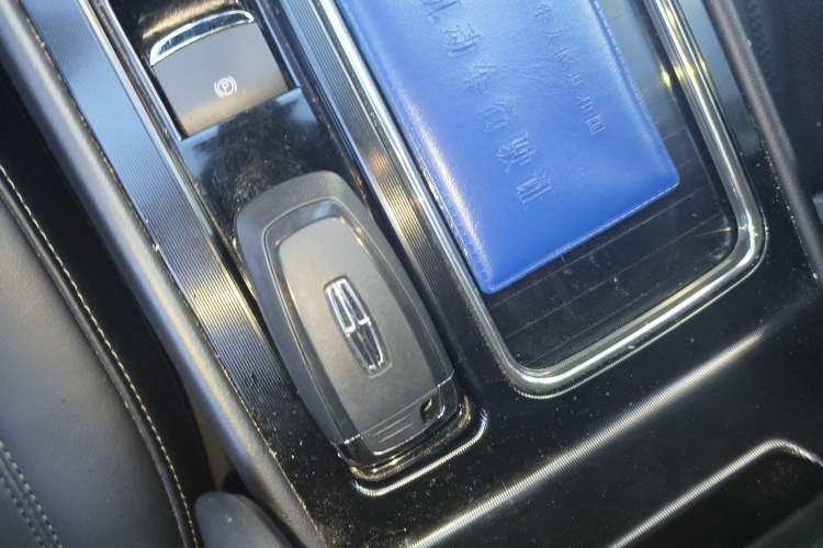 Used Lincoln Corsair 2022 2.0T Two-Wheel Drive Deluxe Edition