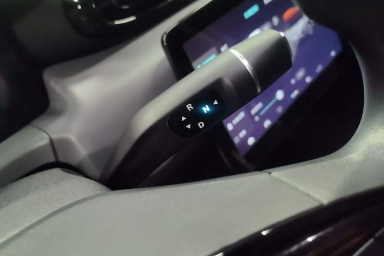 Used Leapmotor T03 2025 403 Comfort Edition Gear Lever