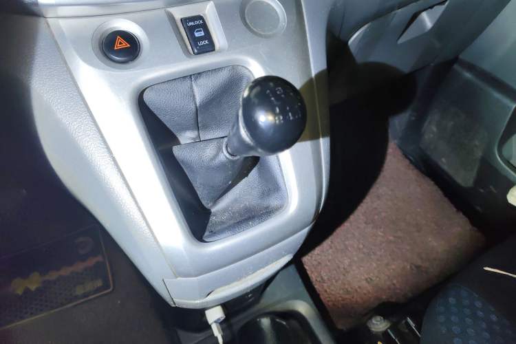 Used Nissan NV200 2013 1.6L Luxury Model China IV Standard Gear Lever