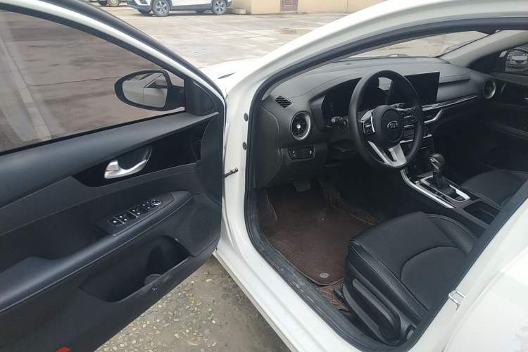 Used Kia K3 2020 1.5L CVT Fashion Edition Driver Seat