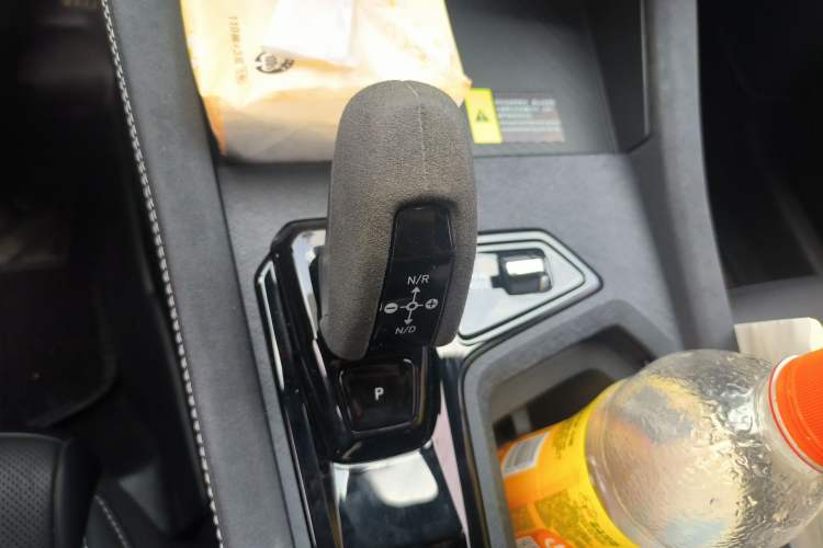 Used Lynk & Co 03 2023 1.5T EM-F PM Gear Lever