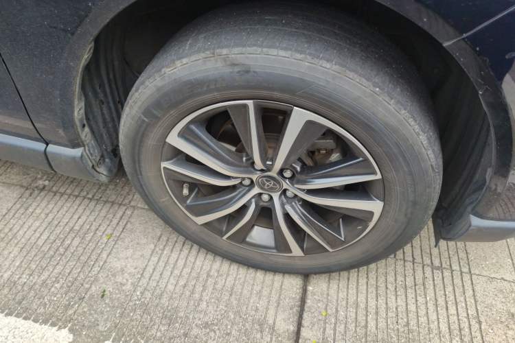Used Toyota Harrier 2022 2.0L CVT Two-Wheel Drive Entry Version Right Front Wheel Hub