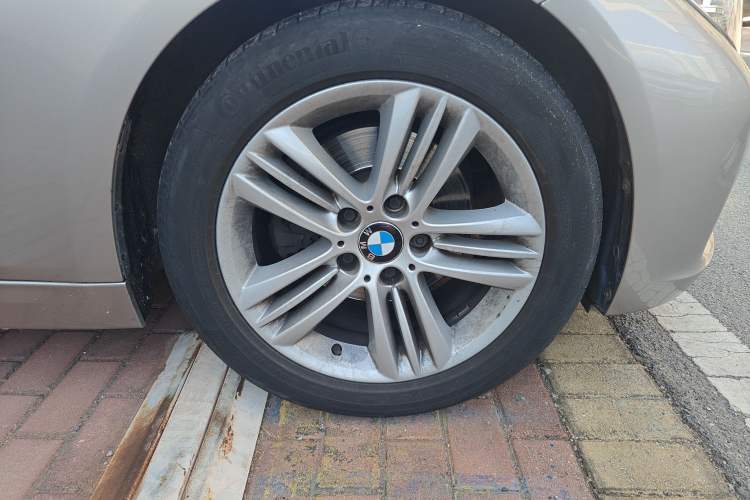 Used BMW 3 Series 2016 320Li Ambition Model
