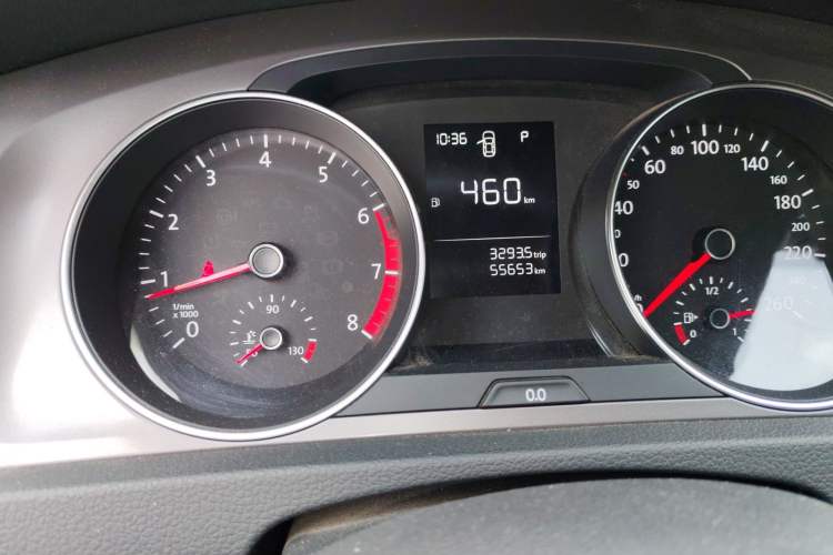 Used Volkswagen Golf 2016 1.6L Automatic Fashion Model Odometer Close Up