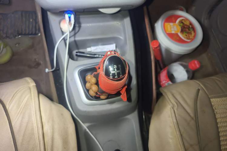 Used BAIC Weiwang M20 2014 1.5L practical type BJ415A Gear Lever