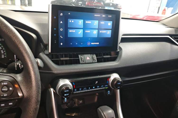 Used Toyota RAV4 2021 2.0L CVT Two-Wheel Drive Fashion Edition Audio And AC Panel