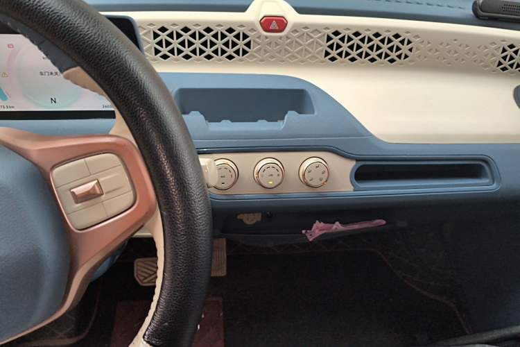 Used Dongfeng Fengon MINIEV 2022 Candy-Style Lollipop Audio And AC Panel