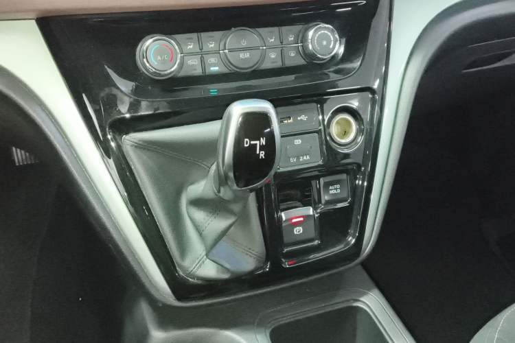 Used JAC Refine M3 2024 PLUS 2.0L HEV Smart Connect Edition