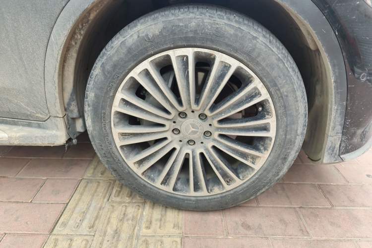 Used Mercedes-Benz GLC 2017 GLC 260 4MATIC Dynamic Edition Right Front Wheel Hub