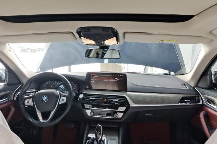 Used BMW 5 Series 2022 Second Facelift 530Li Leading Edition Luxury Package Headliner