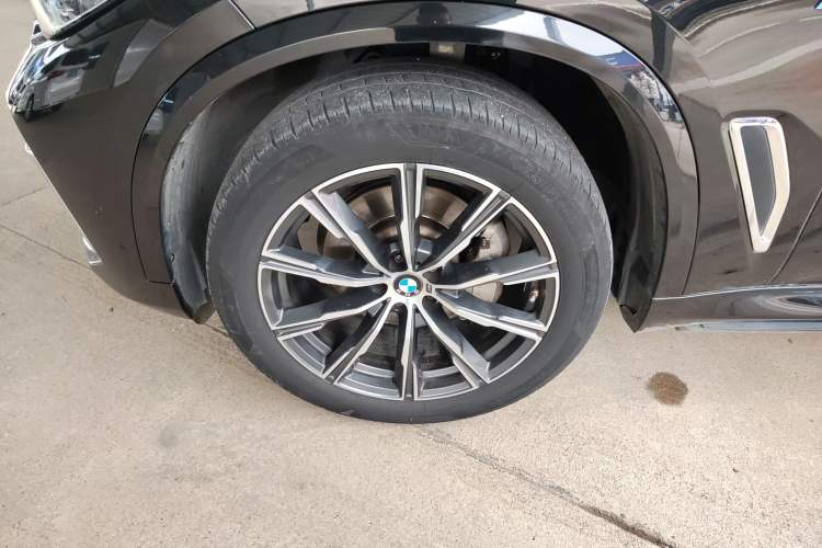 Used BMW X5 2022 xDrive 30Li Luxury M Sport Package