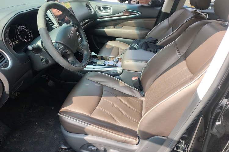 Used Infiniti QX60 2018 2.5 S/C Hybrid Two-Wheel-Drive Champion Family Edition Left Front Seat