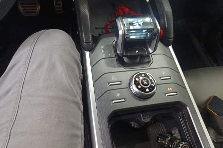 Used JETOUR Traveler 2023 2.0T Four-Wheel Drive Conqueror Gear Lever