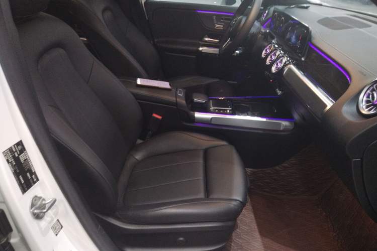 Used Mercedes-Benz GLB 2020 Facelift GLB 200 Fashion Edition Right Front Seat