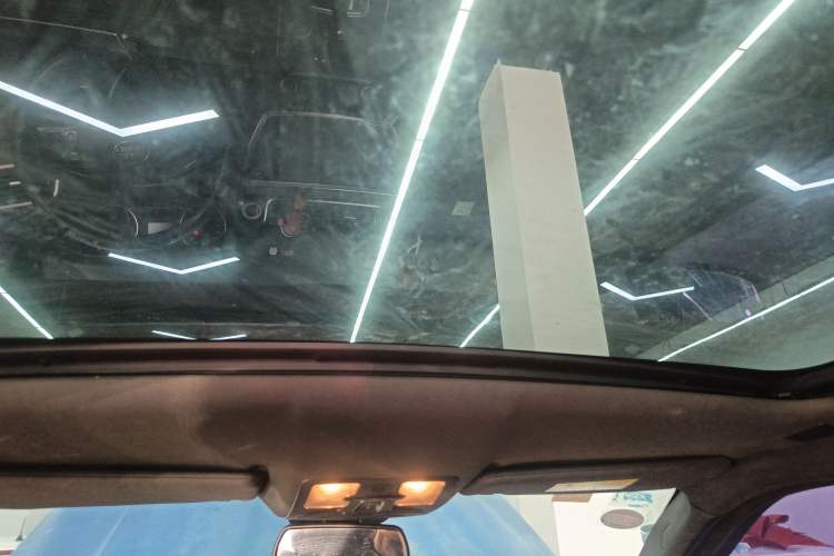 Used Land X7 2015 2.0T Panoramic Prestige Edition