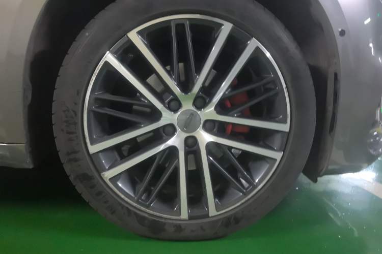 Used Geely Auto Preface 2021 2.0TD Luxury Version Right Front Wheel Hub