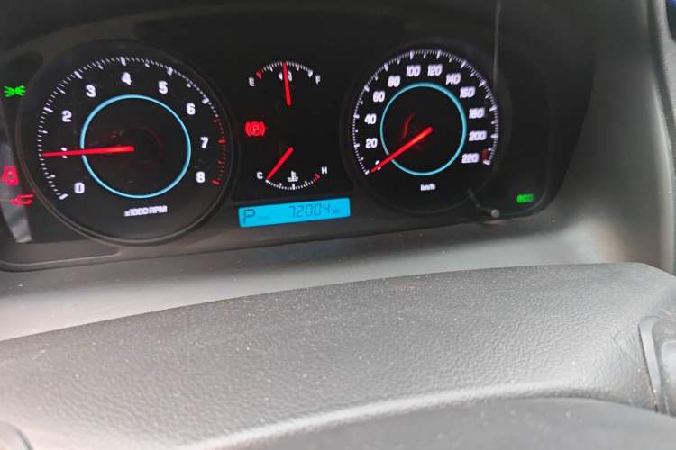 Used Chevrolet Captiva 2014 2.4L 4x4 Flagship Edition 7 Seats Odometer Close Up