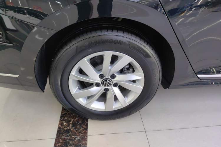 Used Volkswagen Passat New Energy 2025 430 PHEV Hybrid Business Edition Right Rear Wheel Hub