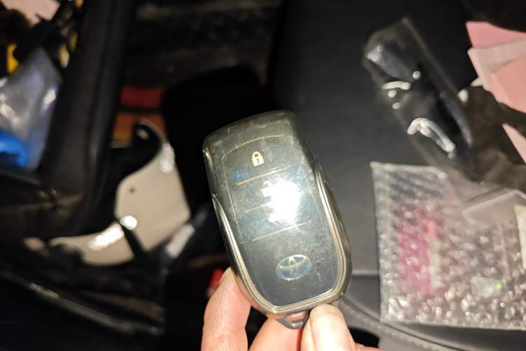 Used Toyota Corolla 2016 Dual-Engine 1.8L E-CVT Elite Edition