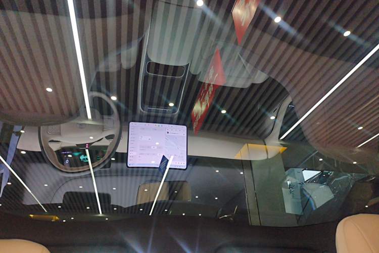 Used Nio ET5T 2025 75 kWh Touring Headliner