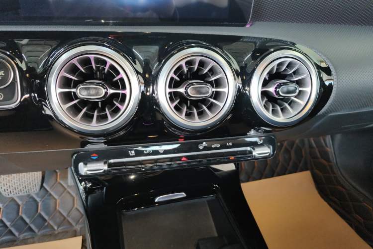 Used Mercedes-Benz A-Class 2022 Second Facelift A 200 L Sport Sedan Fashion Version