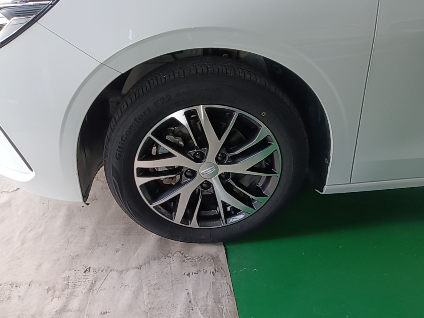 Geely Auto Emgrand 2022 4th Generation 1.5L Manual Luxury Model — снимка 10