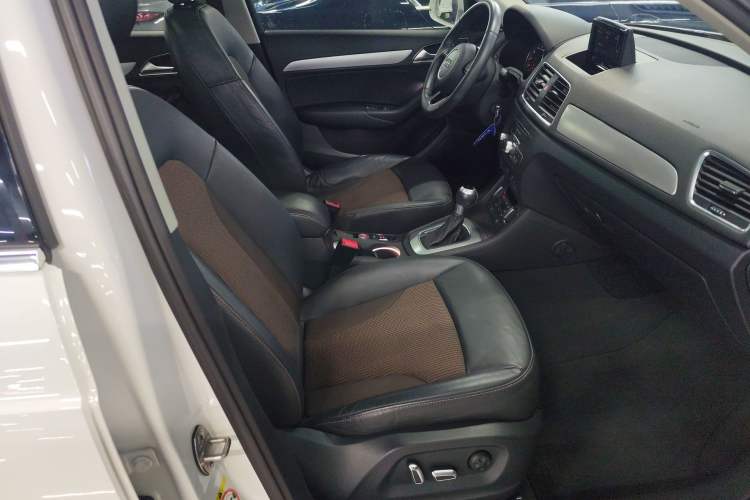 Used Audi Q3 2018 30th Anniversary Edition 35 TFSI Fashion Model
