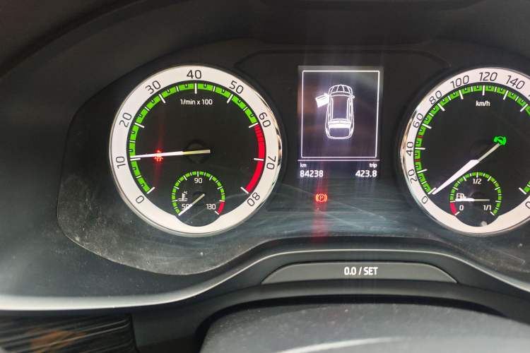 Used Skoda Kodiaq 2017 TSI330 7-Seater Two-Wheel-Drive Luxury Edition Odometer Close Up