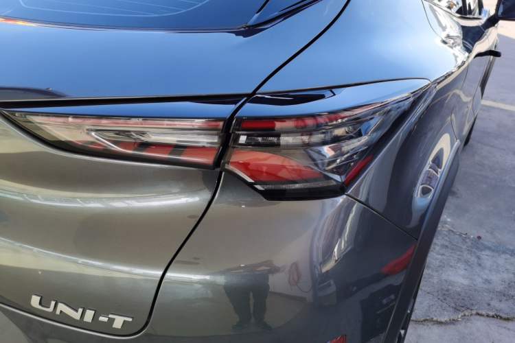 Used CHANGAN UNI-T 2022 1.5T Prestige Version Right Rear Taillight