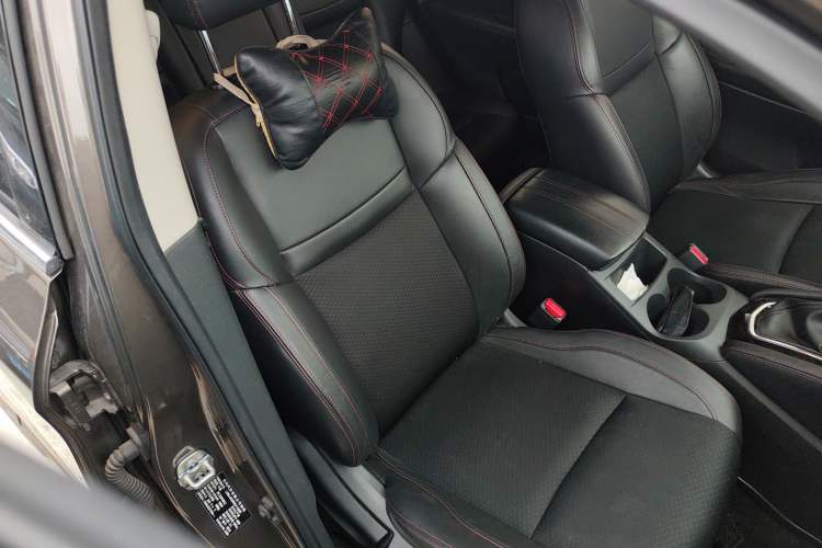 Used Nissan Qashqai 2019 2.0L CVT Luxury Edition Right Front Seat