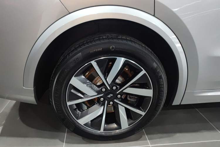 Used Li Auto L8 2023 Pro Model
