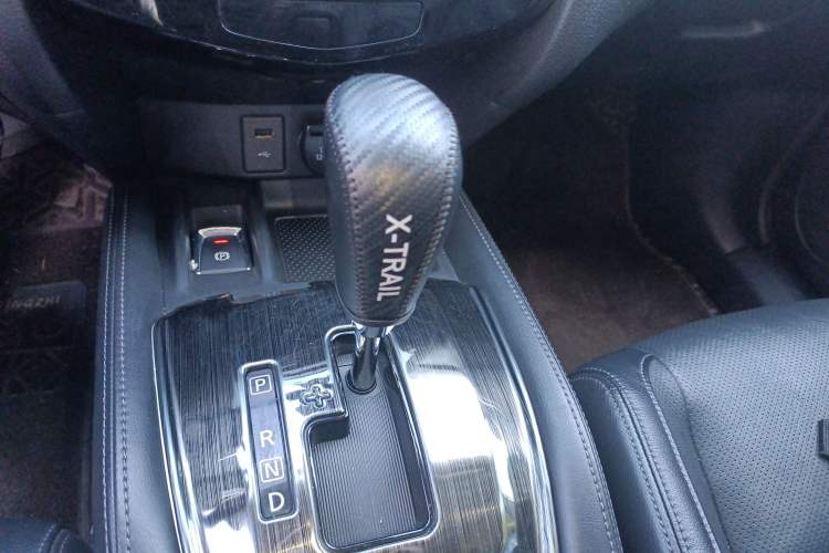 Used Nissan X-Trail 2019 2.0L CVT Smart Connect Comfort Edition 2WD Gear Lever