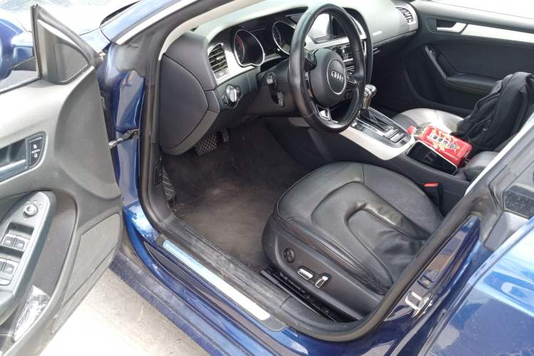 Used Audi A5 2013 Sportback 40 TFSI Driver Seat