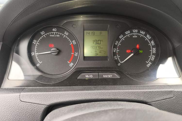 Used Skoda Rapid Spaceback 2014 1.6L Automatic Enjoyment Edition