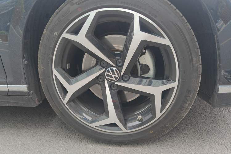 Used Volkswagen Magotan 2023 2 Million Units Commemorative Edition 330TSI DSG Luxury Version
