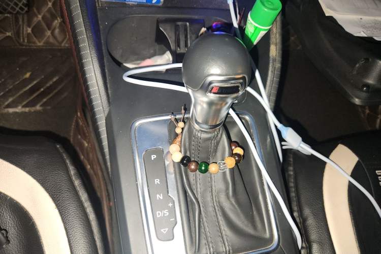 Used Audi Q2L 2018 35 TFSI Launch Exclusive Edition China VI Gear Lever