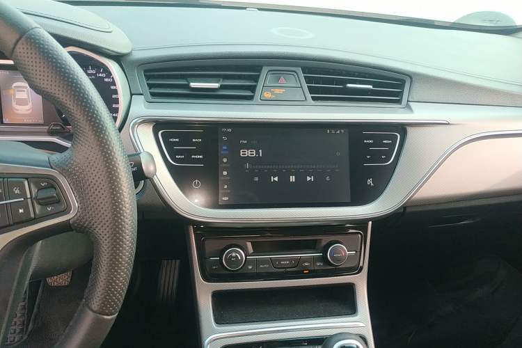 Used Geely Auto Emgrand GL 2018 1.8L Manual Elite Smart Connectivity Version
