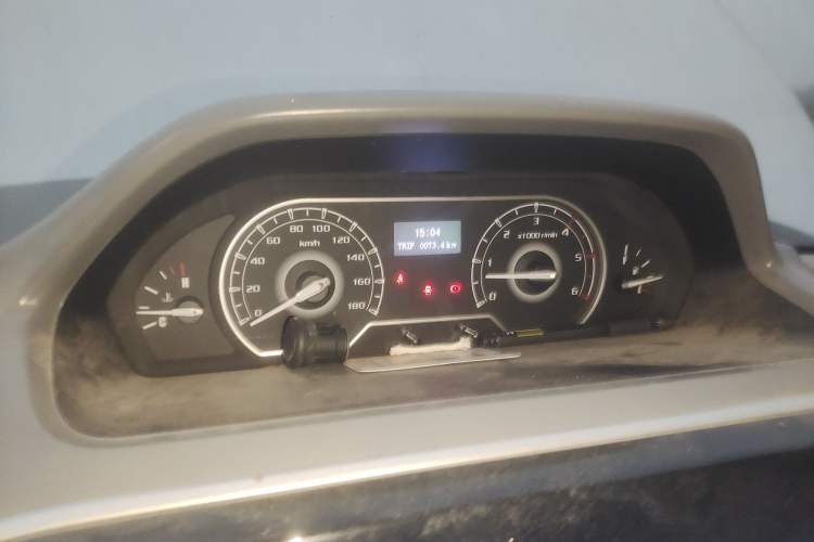 Used SAIC MAXUS Xintu V80 2021 2.0T Manual Classic Aoyuntong Short Wheelbase Ultra-Low Roof 5/6-Seater Instrument Cluster