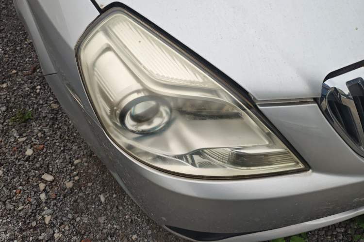 Used Buick Excelle 2013 1.5L Automatic Classic Model Right Front Headlight